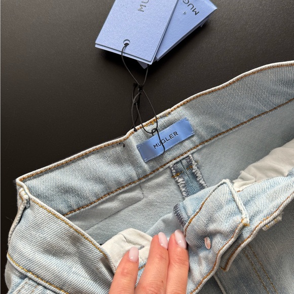 Mugler Stretch Jersey Trim Denim
Spiral skinny jeans Size 34 - Picture 4 of 9